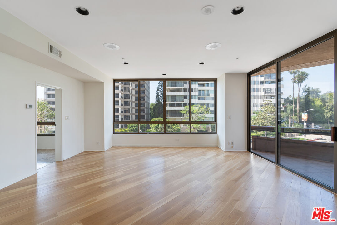 10430 Wilshire Blvd Unit: 202