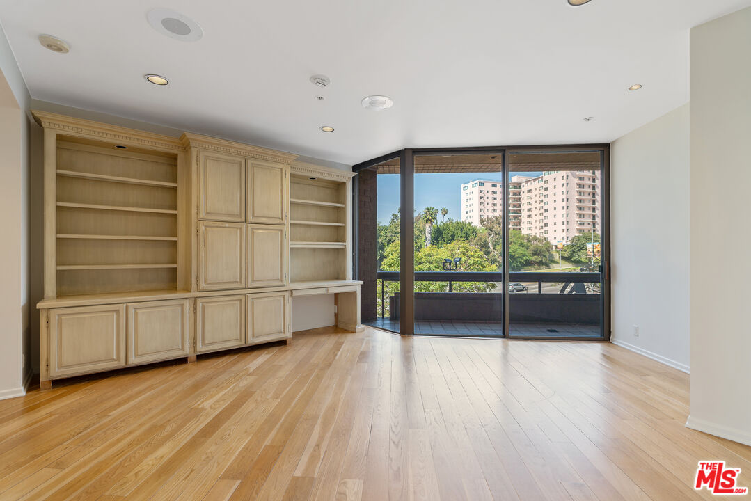 10430 Wilshire Blvd Unit: 202