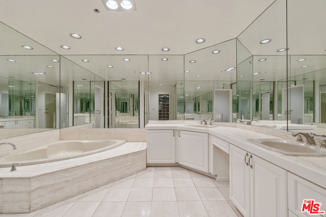 10430 Wilshire Blvd Unit: 202