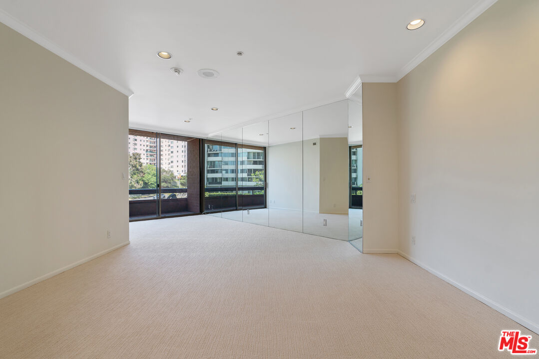 10430 Wilshire Blvd Unit: 202