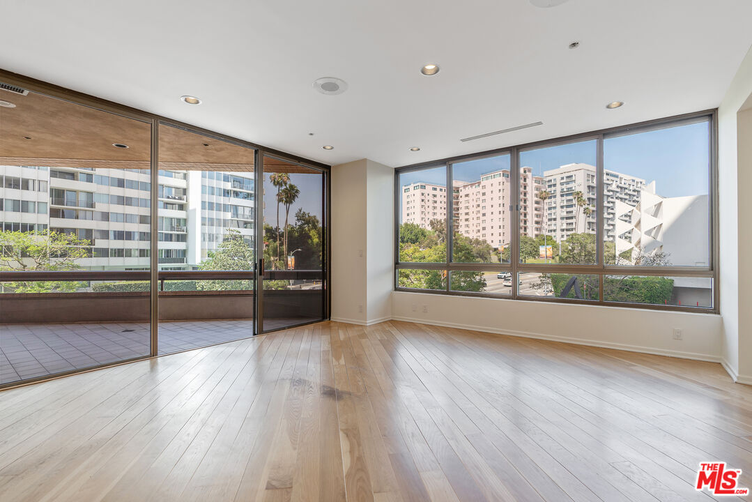 10430 Wilshire Blvd Unit: 202
