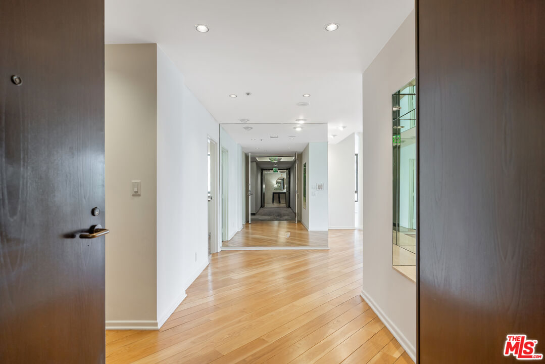 10430 Wilshire Blvd Unit: 202