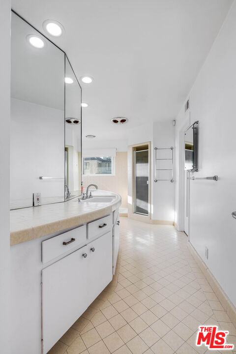 7334 Vista Del Mar Ln