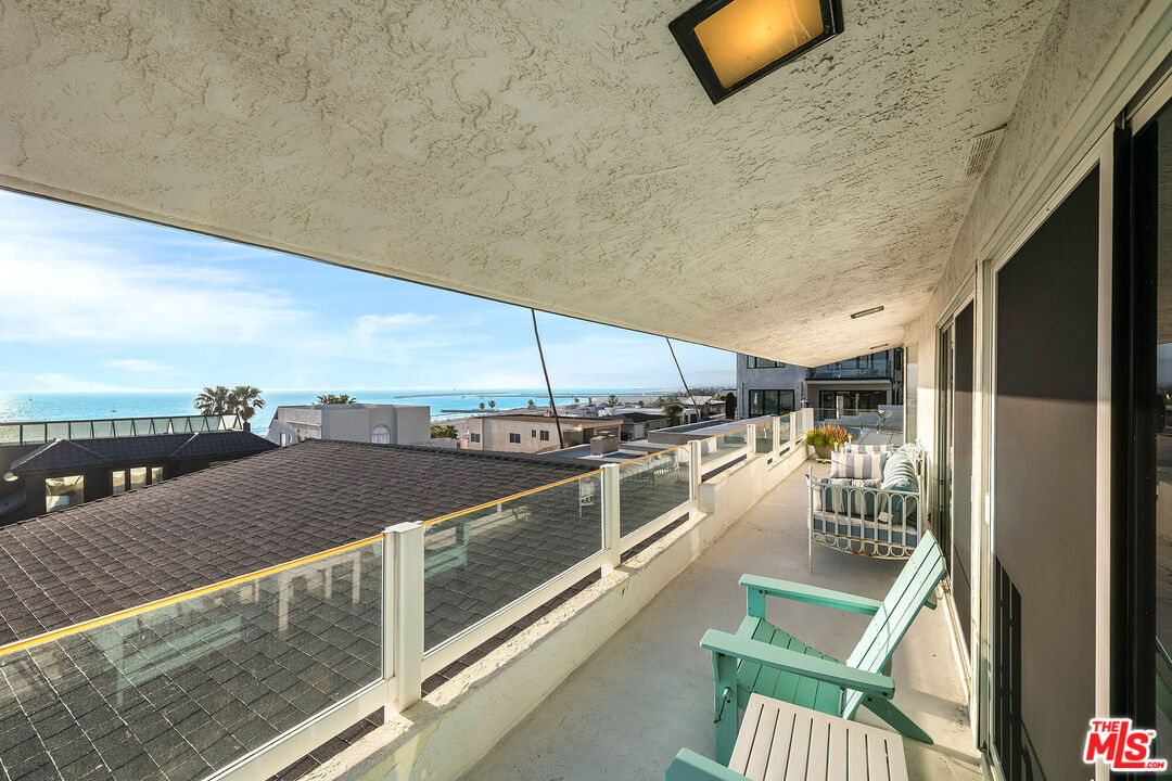 7334 Vista Del Mar Ln