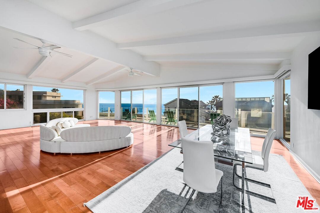 7334 Vista Del Mar Ln
