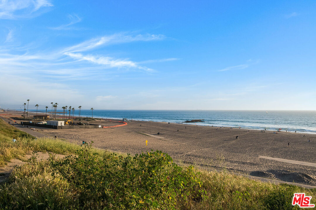 7334 Vista Del Mar Ln