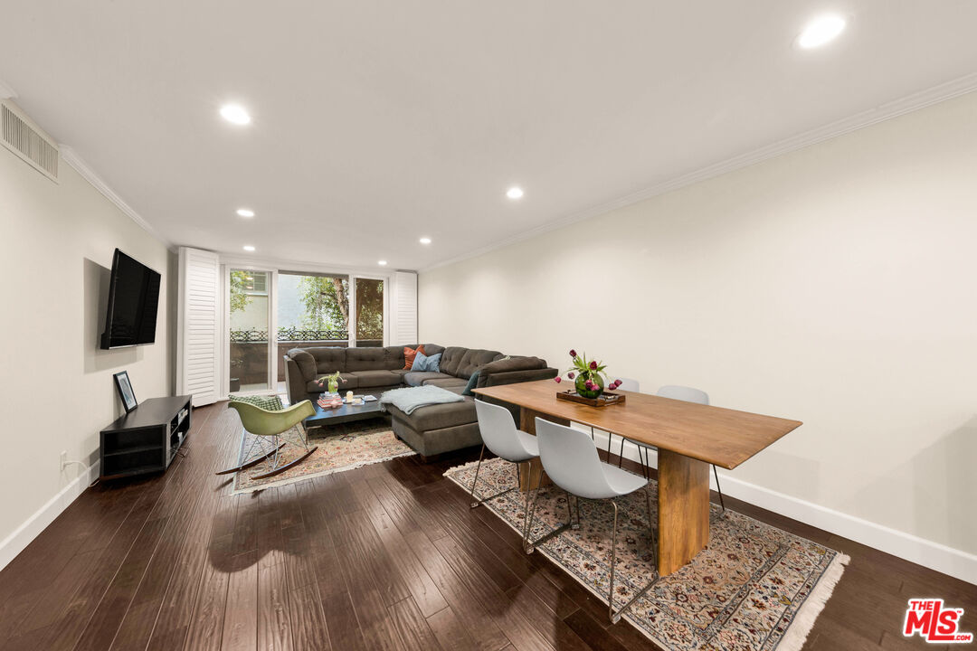 15248 Dickens St Unit: 103