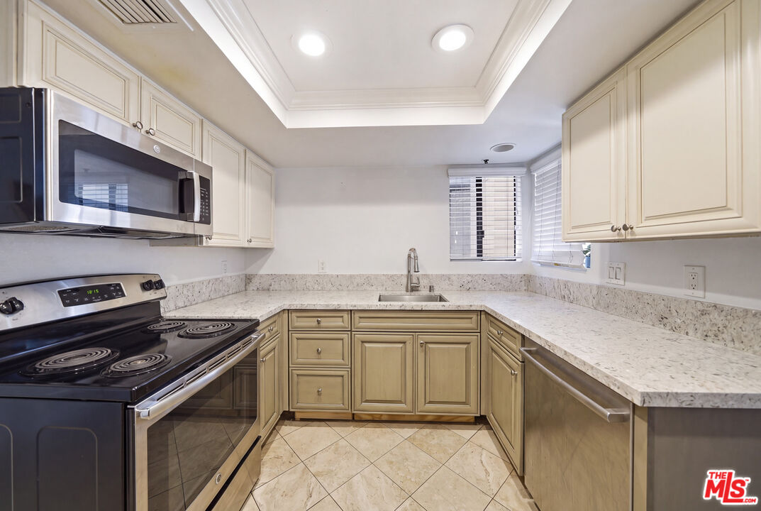 835 S Lucerne Blvd Unit: 105