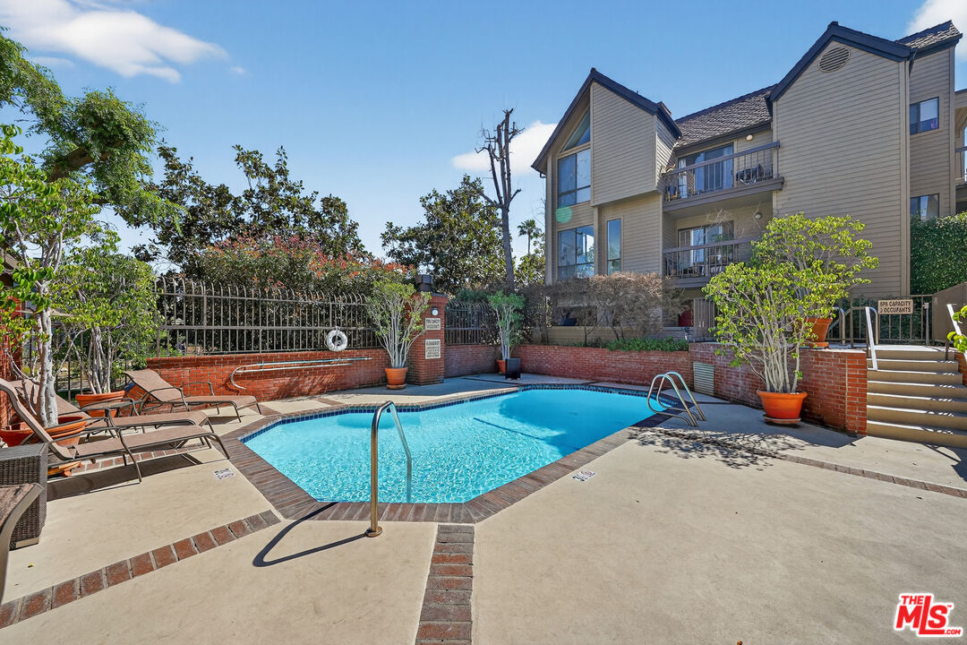 835 S Lucerne Blvd Unit: 105