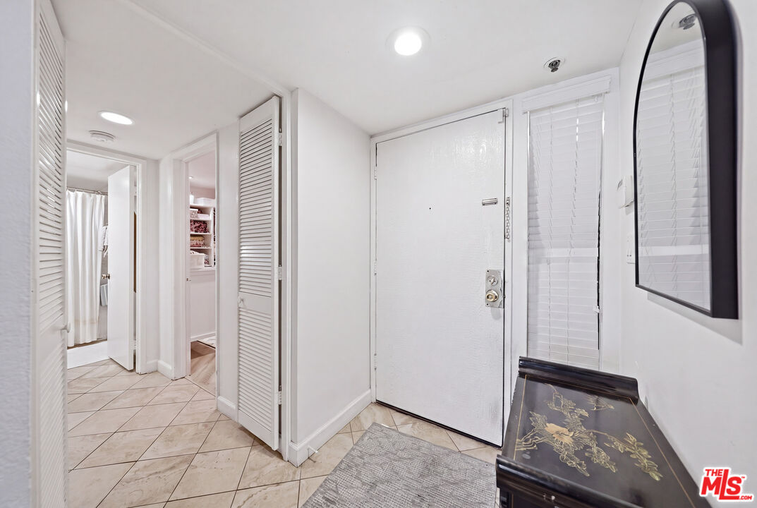 835 S Lucerne Blvd Unit: 105