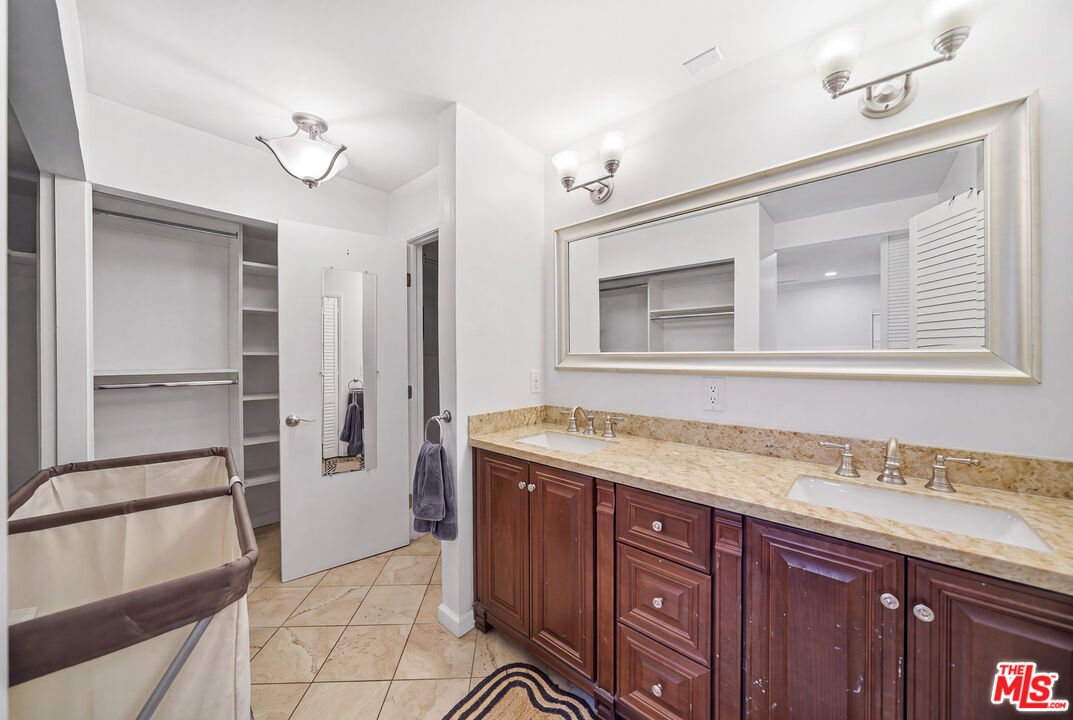 835 S Lucerne Blvd Unit: 105