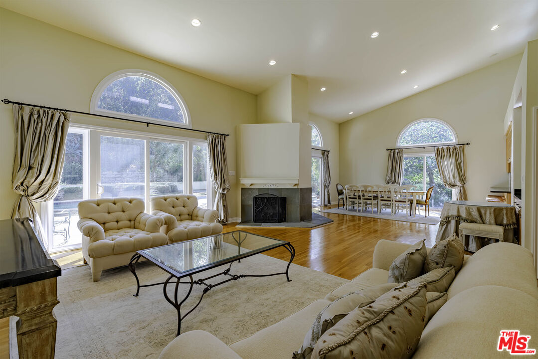 2250 Betty Ln