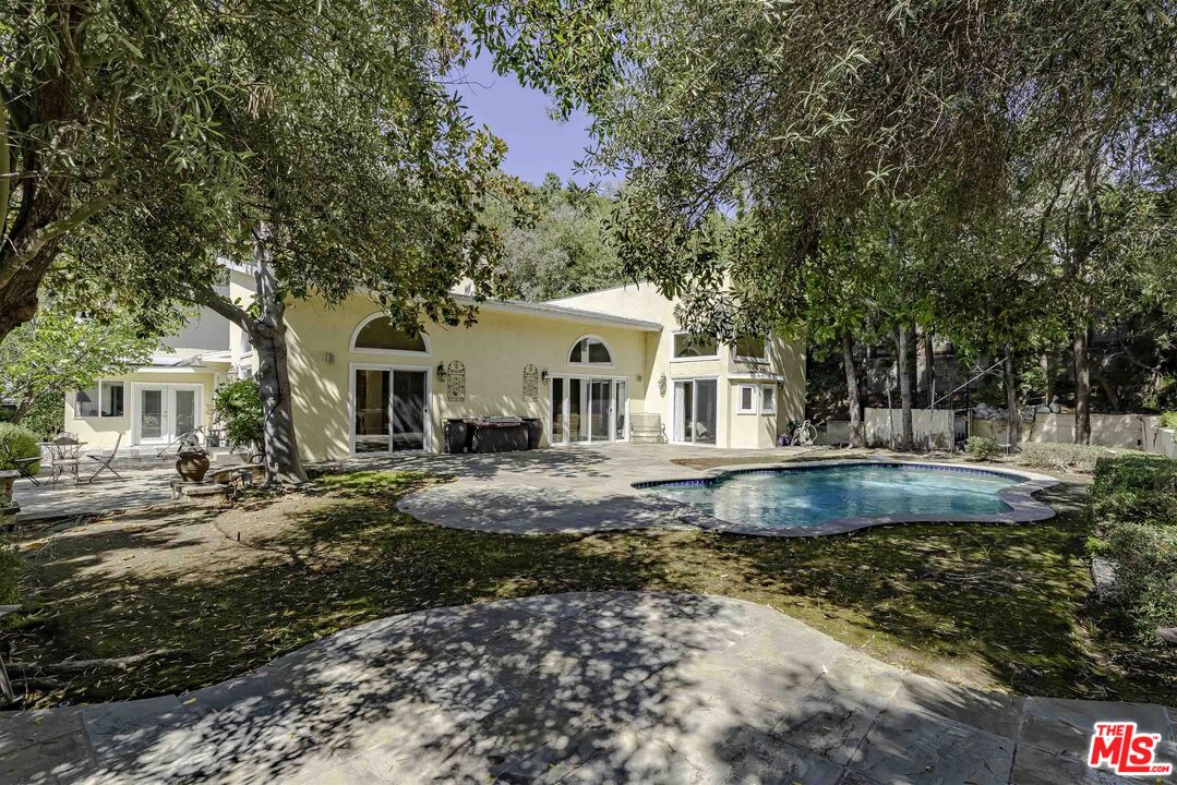 2250 Betty Ln