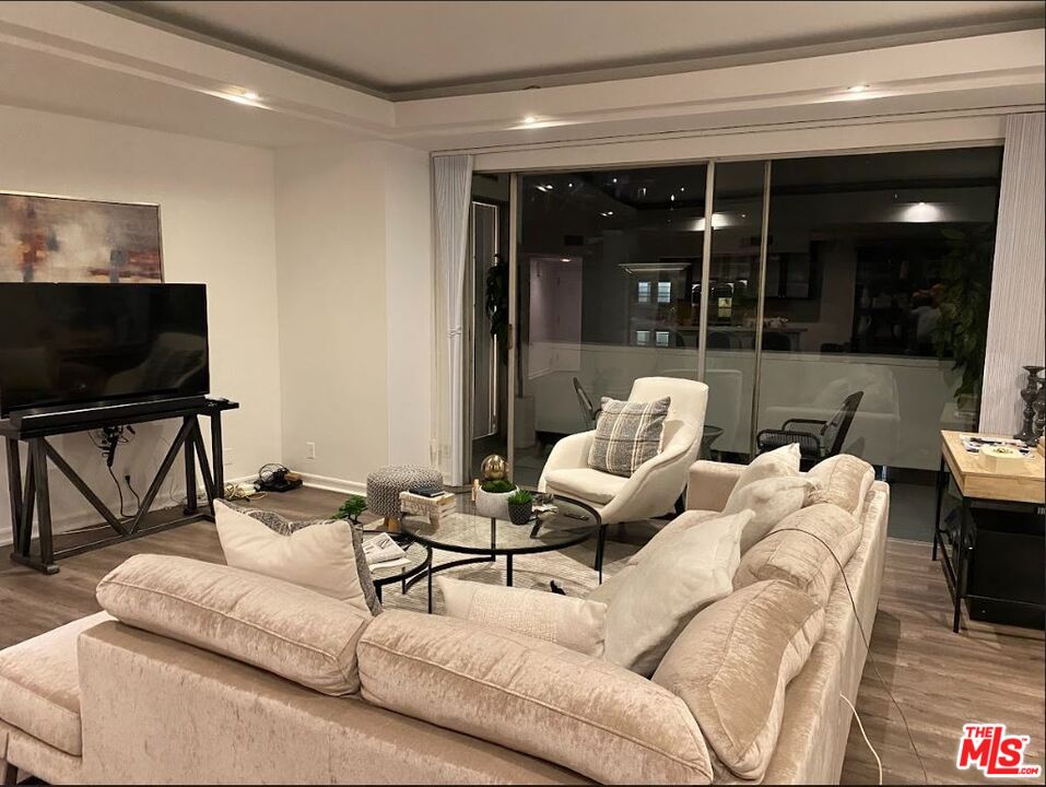 7250 Franklin Ave Unit: 503