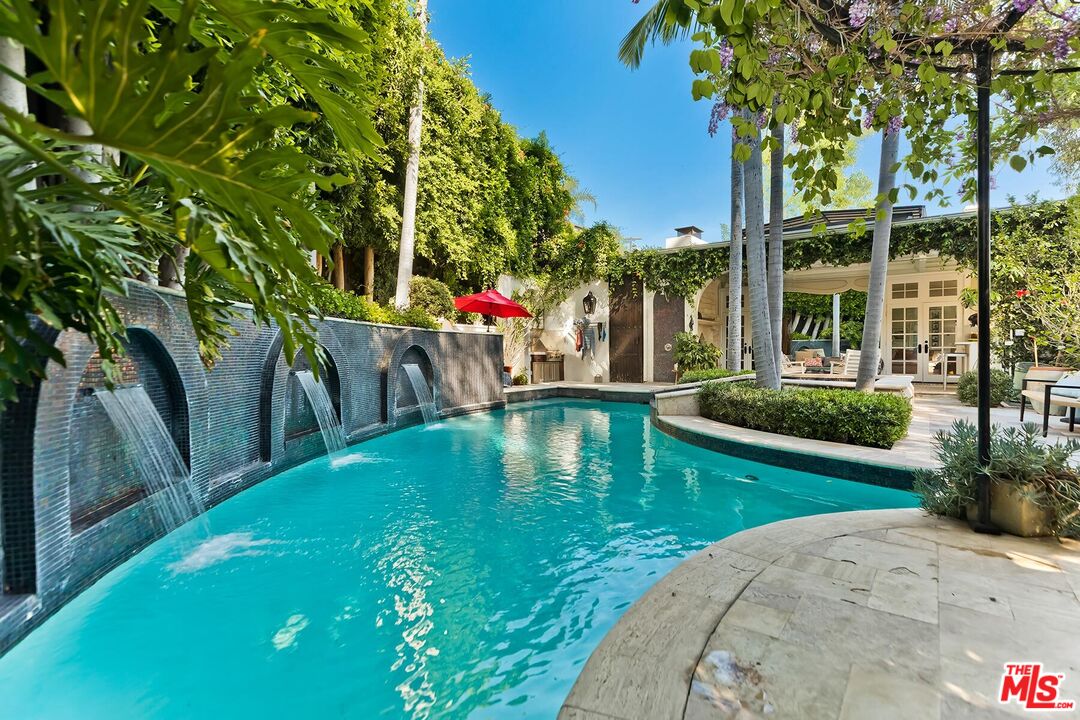 2806 Nichols Canyon Rd