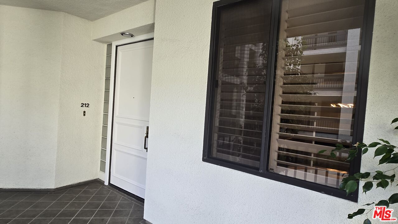 2131 Century Park Ln Unit: 212