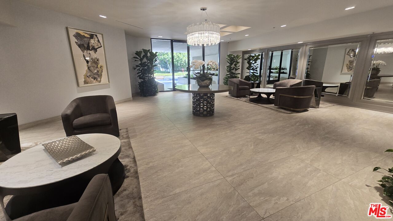 2131 Century Park Ln Unit: 212