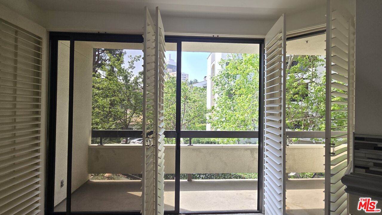 2131 Century Park Ln Unit: 212