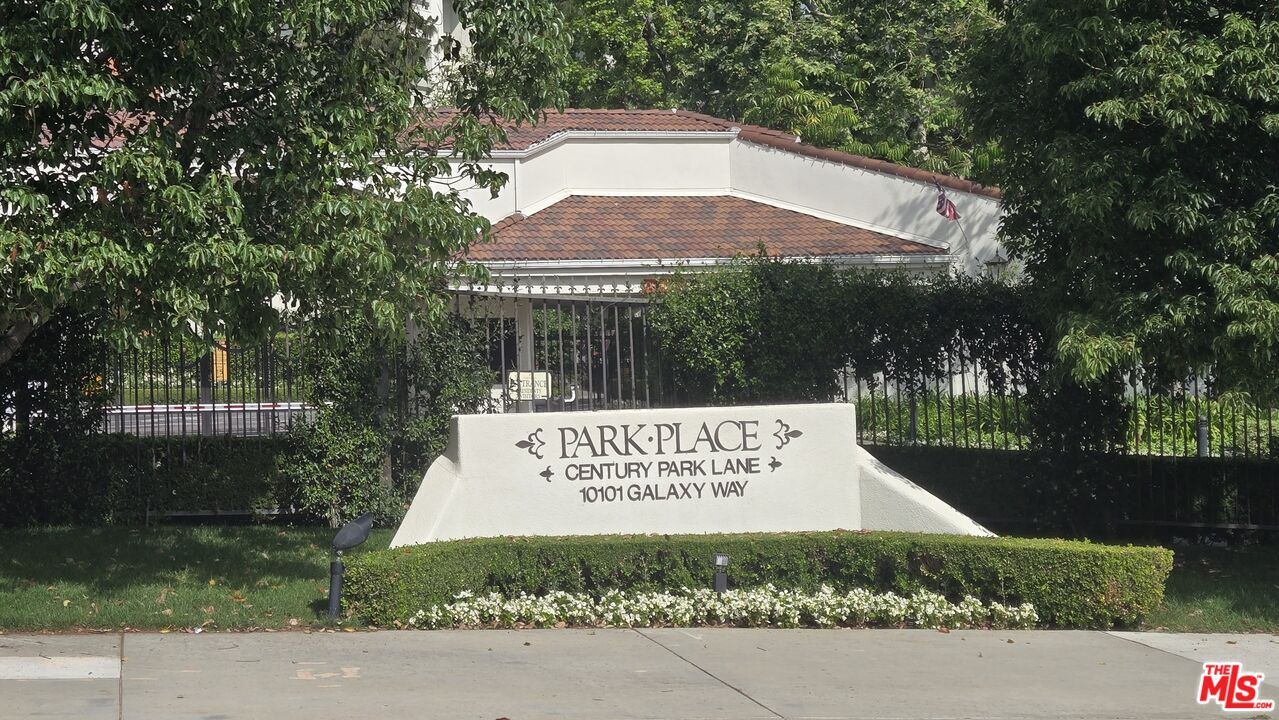 2131 Century Park Ln Unit: 212