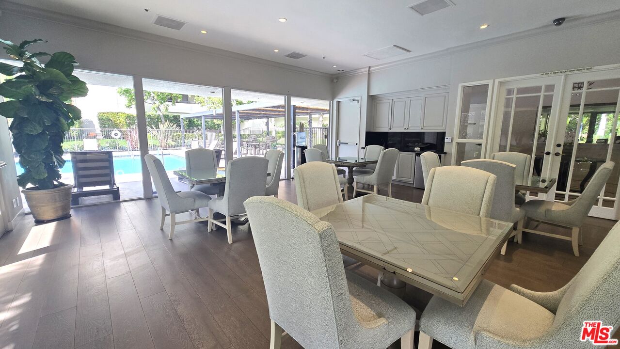 2131 Century Park Ln Unit: 212