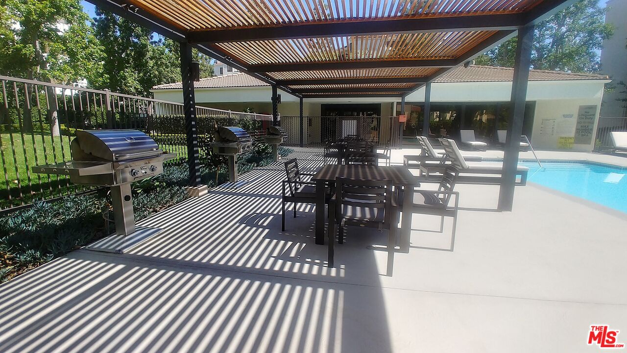 2131 Century Park Ln Unit: 212