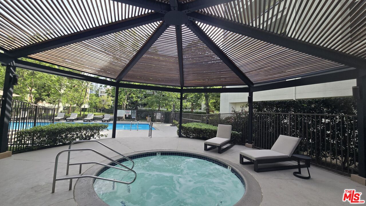 2131 Century Park Ln Unit: 212