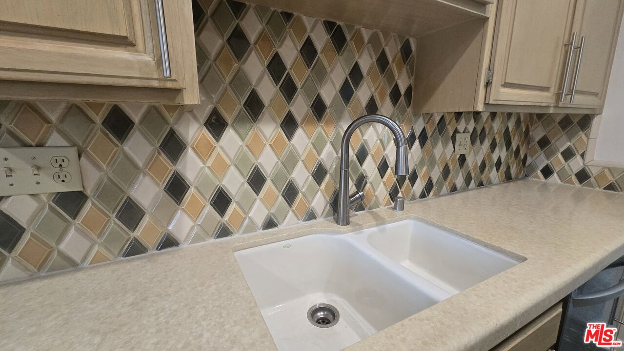 2131 Century Park Ln Unit: 212