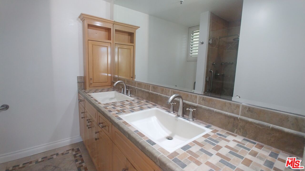 2131 Century Park Ln Unit: 212