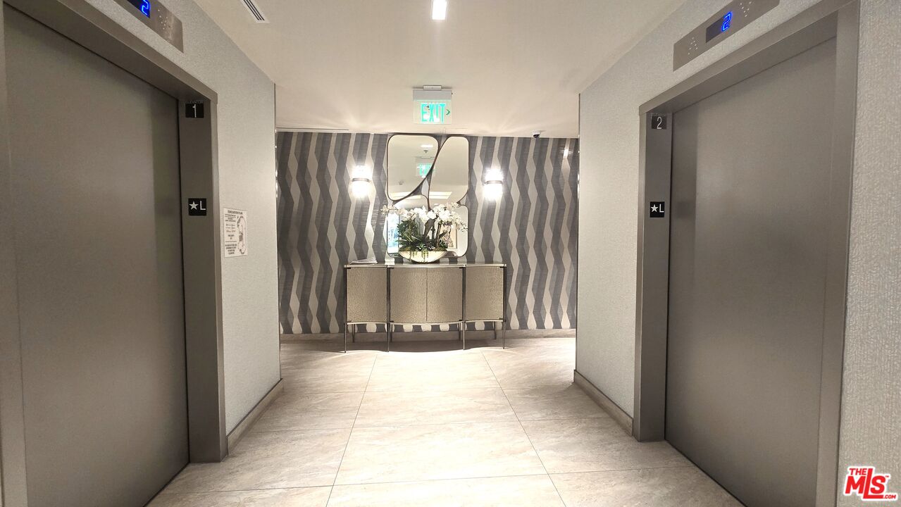 2131 Century Park Ln Unit: 212