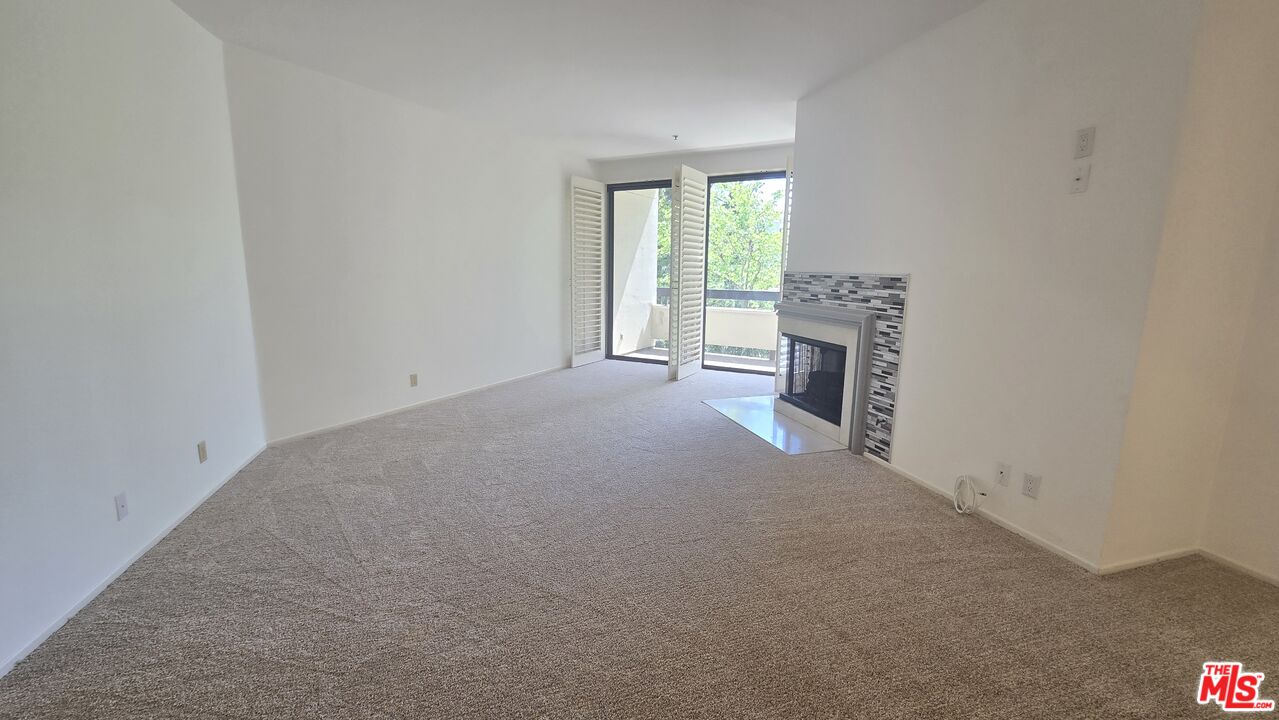 2131 Century Park Ln Unit: 212