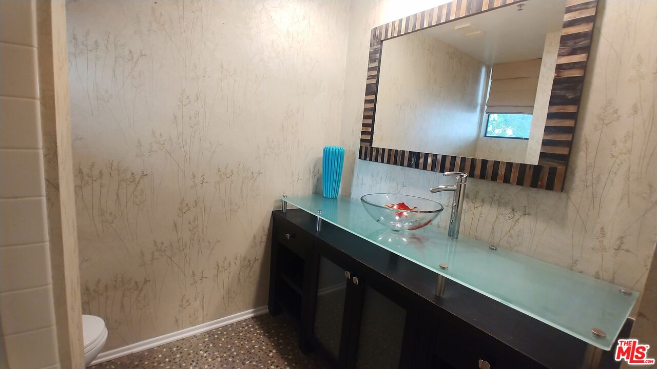 2131 Century Park Ln Unit: 212