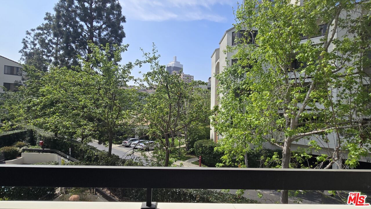 2131 Century Park Ln Unit: 212