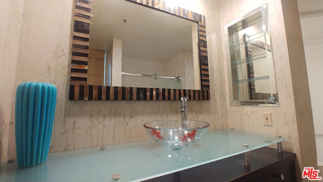 2131 Century Park Ln Unit: 212