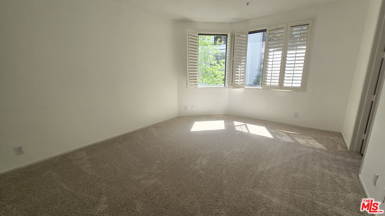 2131 Century Park Ln Unit: 212