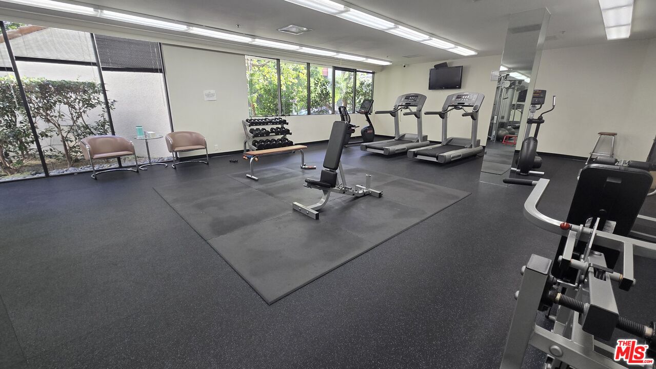 2131 Century Park Ln Unit: 212