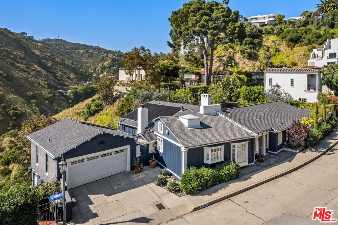 2109 Castilian Dr