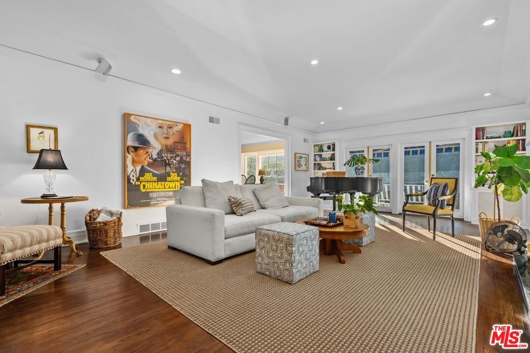 2109 Castilian Dr