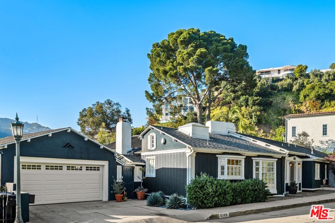 2109 Castilian Dr