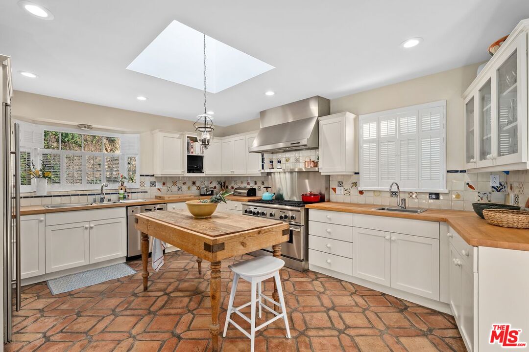 2109 Castilian Dr