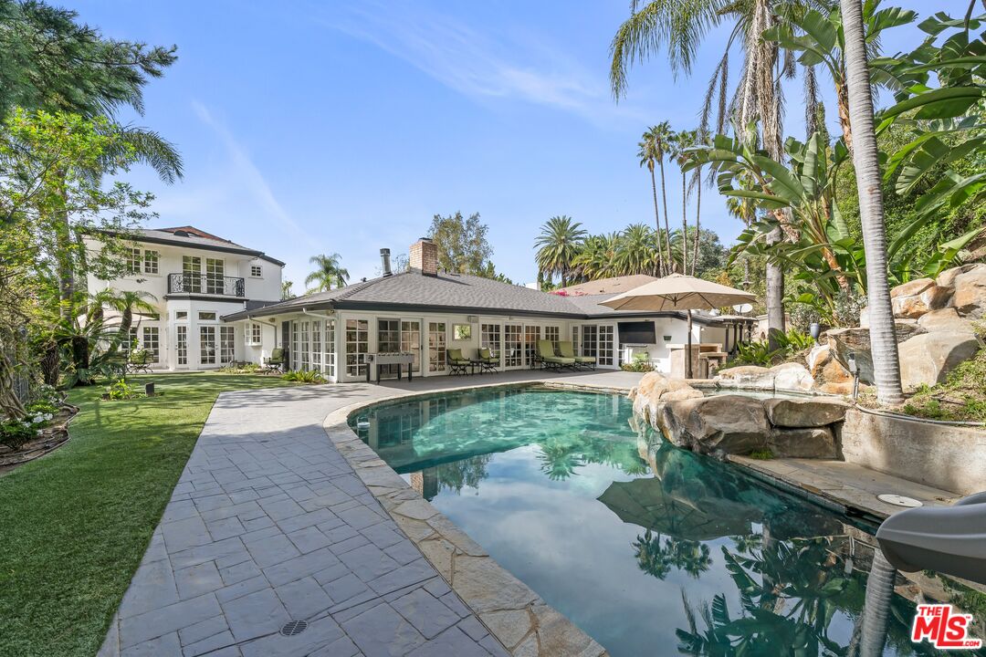 9023 Alto Cedro Dr