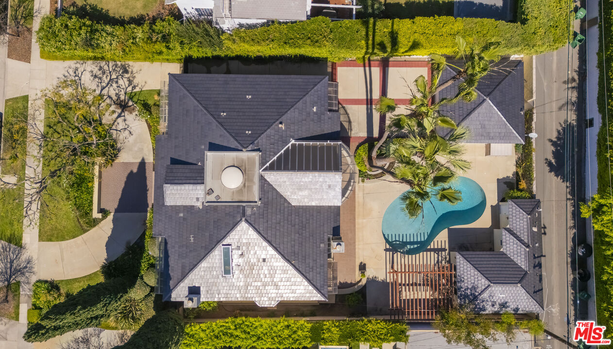 522 N Rexford Dr