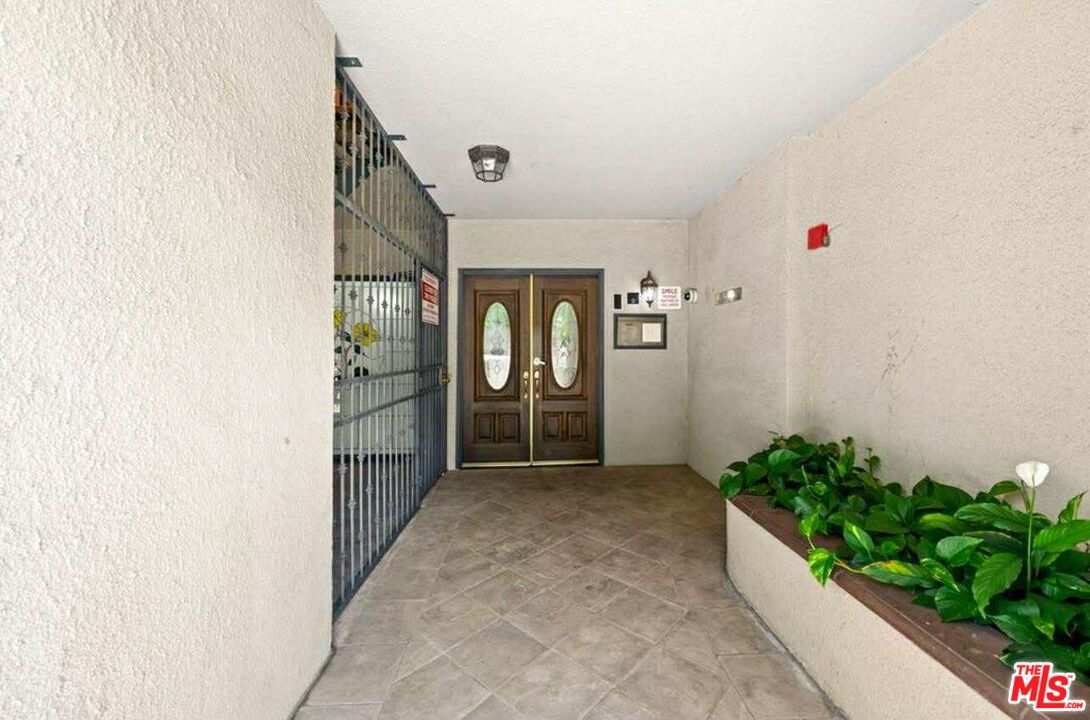 412 Arnaz Dr Unit: 7