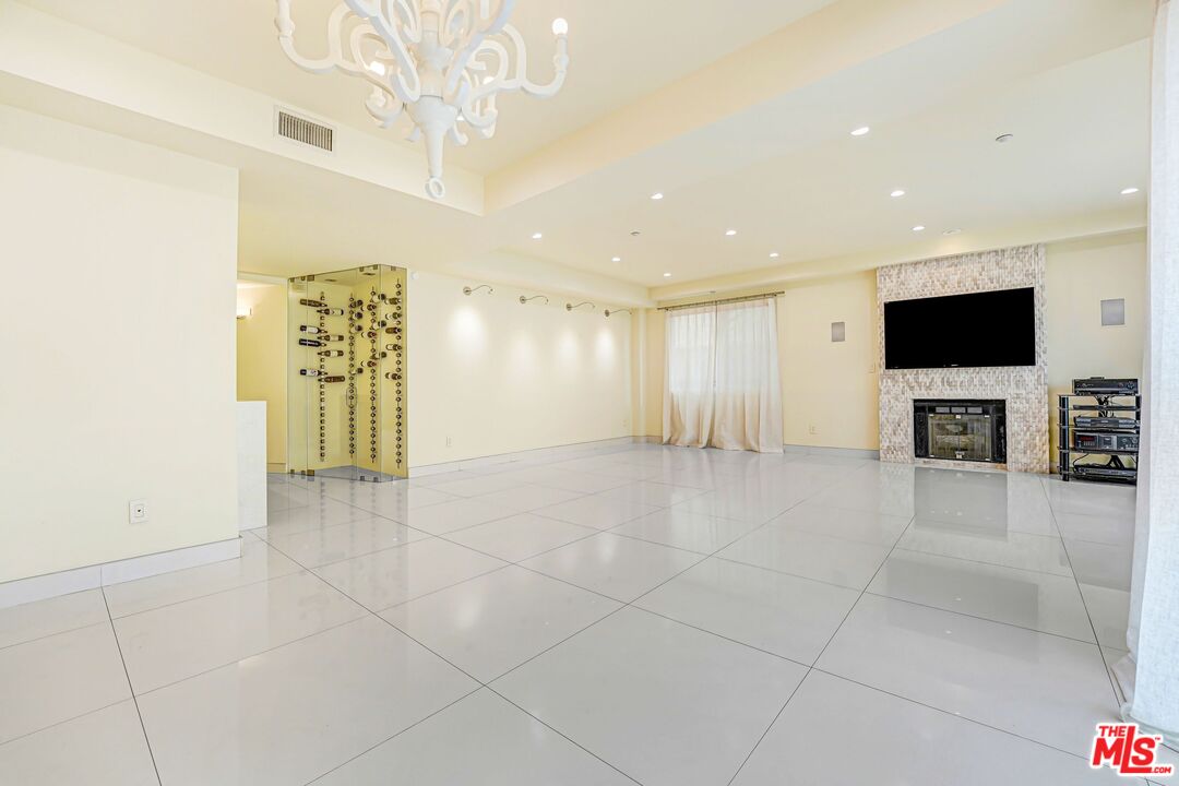 11921 Dorothy St Unit: 102