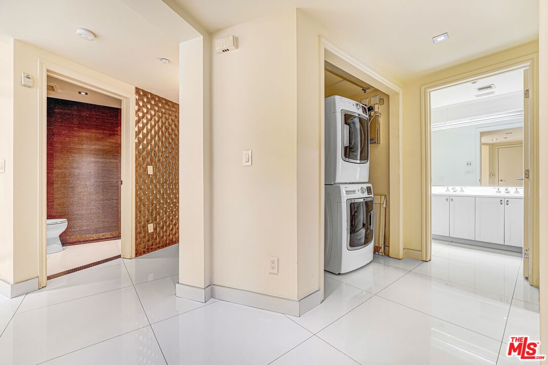 11921 Dorothy St Unit: 102