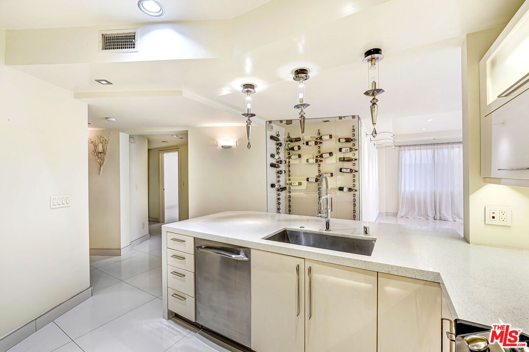 11921 Dorothy St Unit: 102