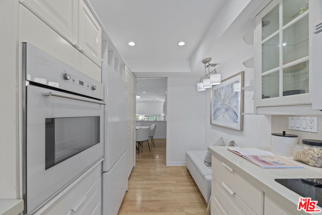 9501 W Olympic Blvd