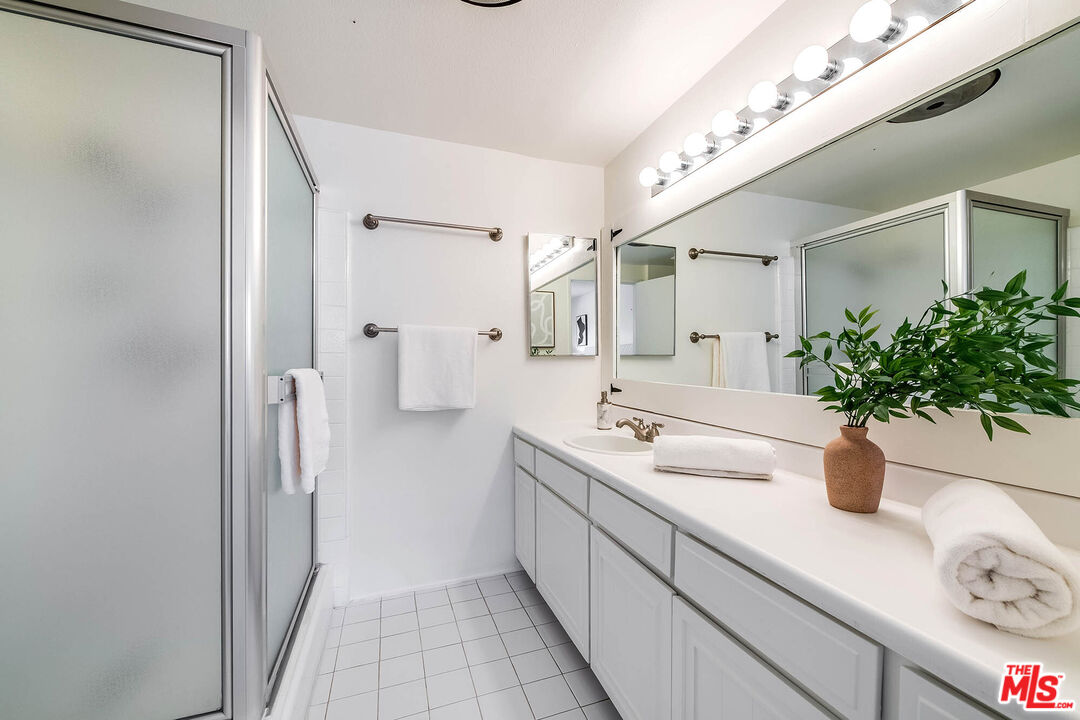 2249 20th St Unit: 3