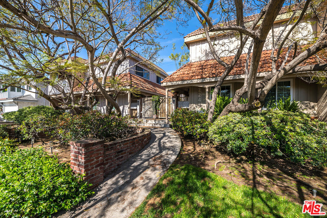 2249 20th St Unit: 3