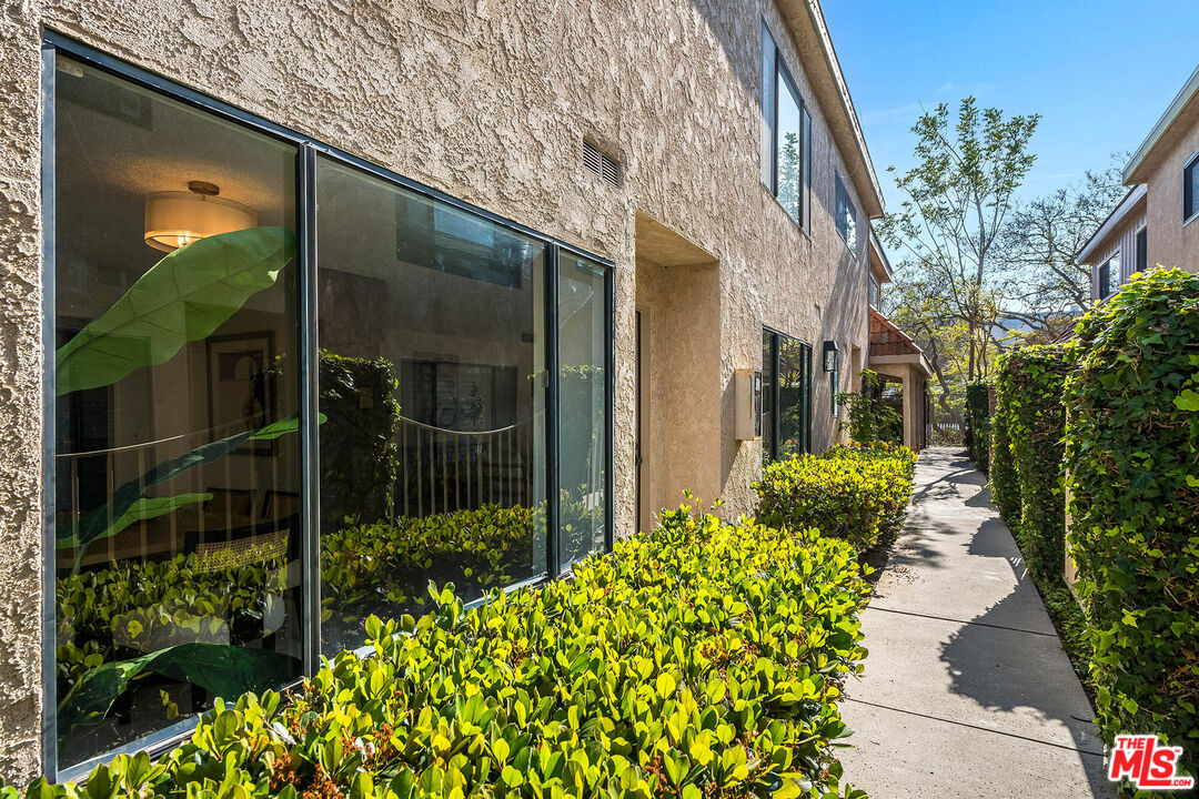 2249 20th St Unit: 3