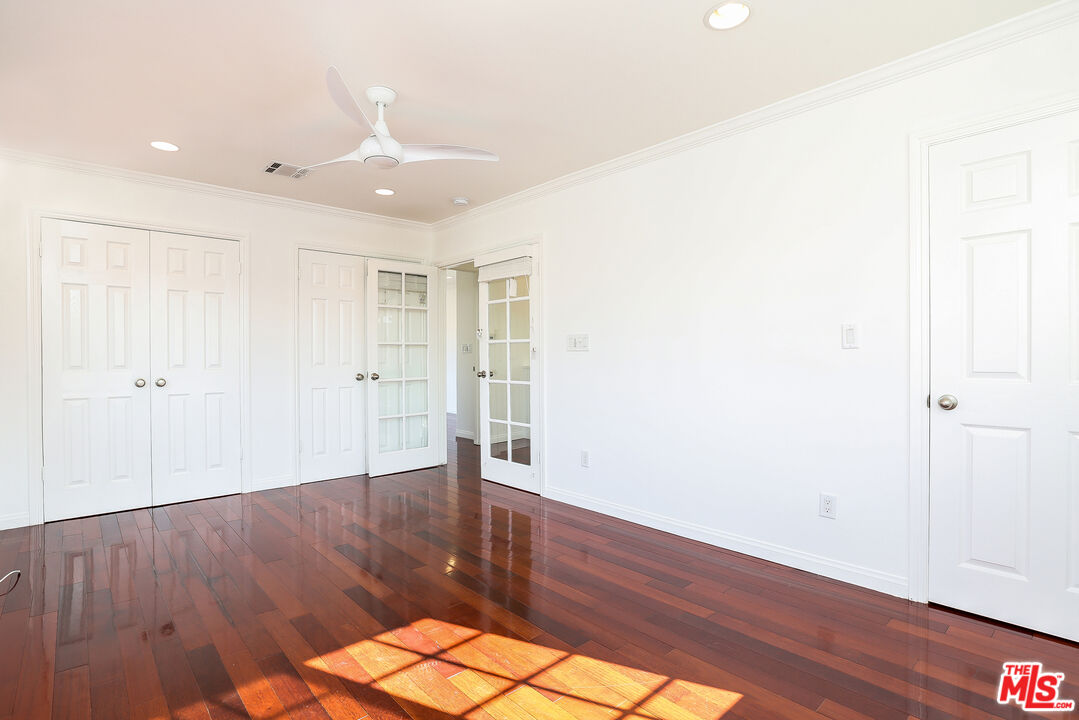 252 HAMPTON DR Unit: E